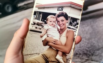 On a Trip with His Foster Family, Teenage Boy Runs Away to Find His Real Family after Spotting an Old Sign — Story of the Day