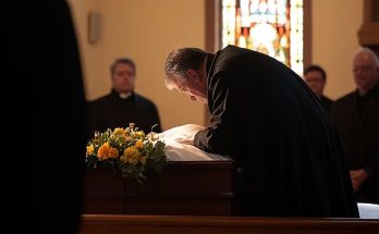 Priest Conducting Funeral Service for Wealthy Woman Leaned over Her Coffin – He Was Stunned to the Core by What He Saw