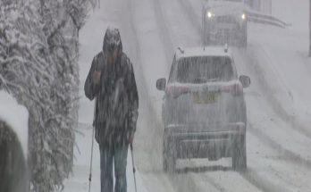 UK weather: Cold health alerts begin ahead of snow and ice warnings to coincide with Monday rush hour