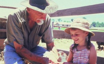 Woman Arrives at the Farm She Inherited from Her Grandfather to Sell It, but a Farmhand Stands in Her Way — Story of the Day