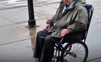 Son Leaves Mom in Wheelchair on the Street, Year Later Sees Her Coming to His House on Her Feet – Story of the Day