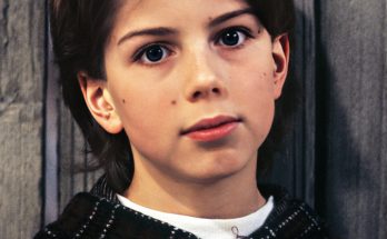 What Happened to This '90s Child Star Who Left Hollywood and Lived on a Boat for a While?