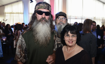 ‘Duck Dynasty’ star Phil Robertson battling blood disorder, fractured back, possible 'ministrokes'