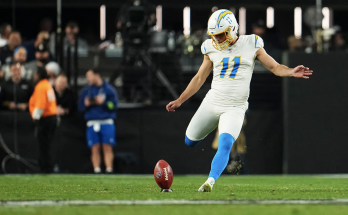 Chargers take advantage of obscure NFL rule with free kick field goal last successful in 1976