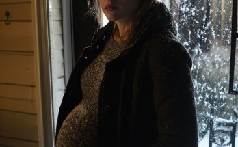 On Christmas Night, a Pregnant Woman About to Give Birth Knocked on Our Door – I Went Pale Upon Discovering Who She Really Was