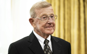 Lou Holtz praises Trump, Vance for their leadership after intense meeting with Zelenskyy