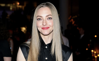 'Mean Girls' star Amanda Seyfried reveals wardrobe malfunction in front of 'Top Gun: Maverick' star