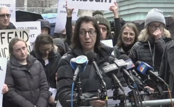 Columbia faculty hold 'emergency vigil,' urge students to wear mask, skip class to protest Trump