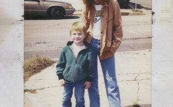 On a Trip with His Foster Family, Teenage Boy Runs Away to Find His Real Family after Spotting an Old Sign — Story of the Day