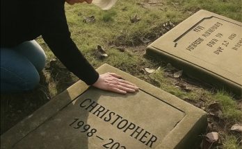 A Year after Son's Death, Woman Sees Grave of Her Daughter-In-Law at the Cemetery – Story of the Day