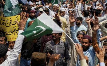 Pakistan, India suggest possible de-escalation amid both countries' missile strikes