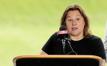Pete Rose's daughter discusses meeting with Rob Manfred, reaction to finding out dad's ban had been lifted