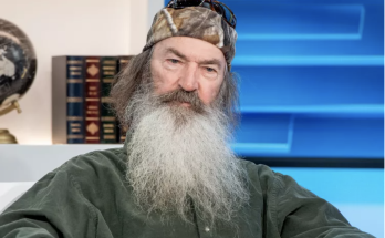 Duck Dynasty Star Phil Robertson Dies at 79 Following Alzheimer's Diagnosis