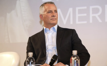 Former Republican congressman-turned-Democrat launches bid for governor in push to flip red-state Florida