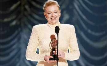 Sarah Snook Thanks Husband Dave Lawson for 'Holding the Fort Down' as She Wins First Tony Award for One-Woman Show